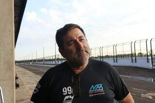 Alexandre Monteiro, pai de piloto, elogiou o traçado de Campo Grande (Foto: Paulo Francis)
