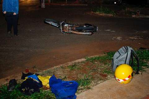 Motociclista é intubado em ambulância após colisão no Vilas Boas