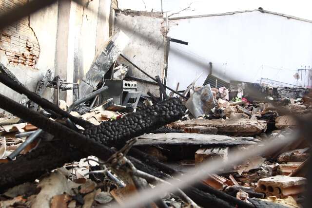 Idosa que perdeu tudo durante inc&ecirc;ndio apela por ajuda para recome&ccedil;ar a vida