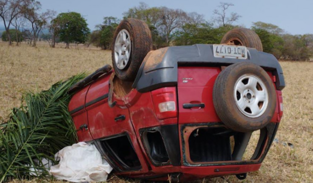 Jovem morre ap&oacute;s carro que conduzia capotar em estrada vicinal 