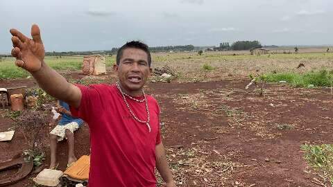 Candidato indígena vive na miséria cercado por jagunços