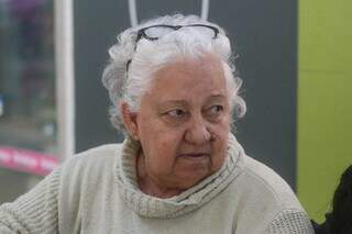 Tereza Leite, de 78 anos, jogou para a família inteira, totalizando cerca de R$ 94,50. (Foto: Marcos Maluf)