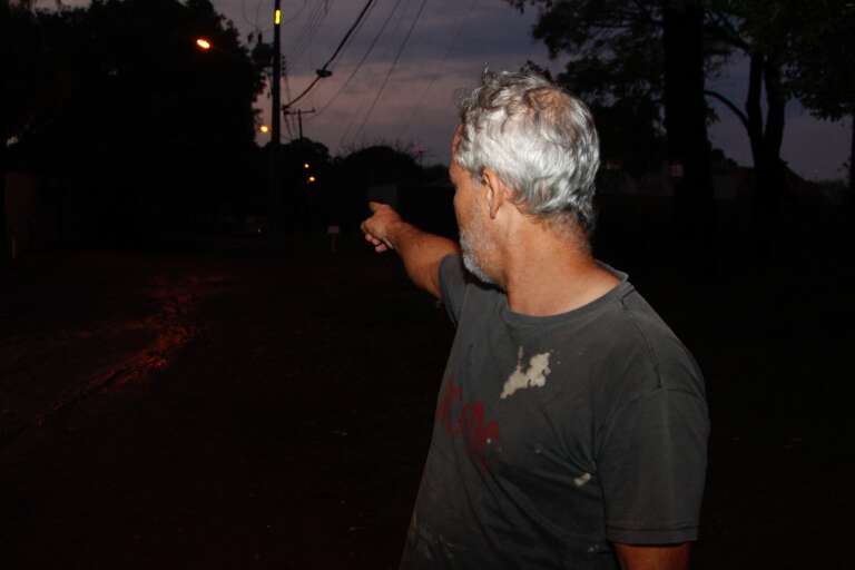 Em dias chuvosos moradores ficam ilhados (Foto Alex Machado)