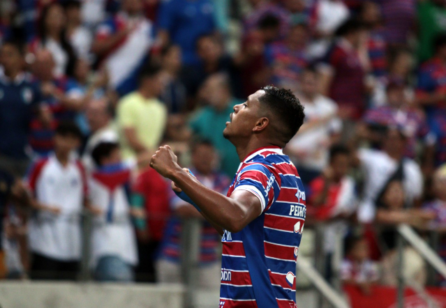 Com virada nos acr&eacute;scimos, Fortaleza vence o Flamengo por 3 a 2