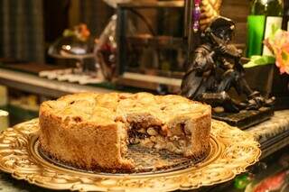 Receita de torta holandesa foi aprendida no país de origem e trazida para Campo Grande. (Foto: Kísie Ainoã)