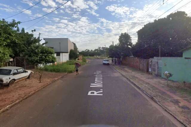 Homem &eacute; preso por manter m&atilde;e idosa acorrentada