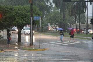 Último temporal registrado em Campo Grande, na semana passada (Foto: Kísie Ainoã)