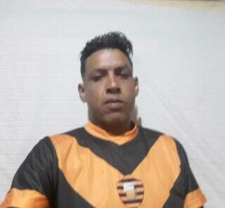 Orangel Manuel Perez Ramos morto com golpes da faca nesta madrugada (Foto: Aquivo Pessoal)