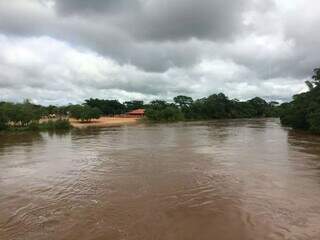 Nível das águas do Rio Aquidauana está acima do normal. (Foto: Arquivo)