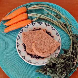 Pão de cenoura com chia é uma das opções vendidas. (Foto: Arquivo pessoal)
