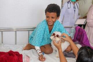 Cãozinho Zili tem três anos e é cachorro &#34;terapeuta&#34; em hospitais. (Foto: Divulgação / Santa Casa)