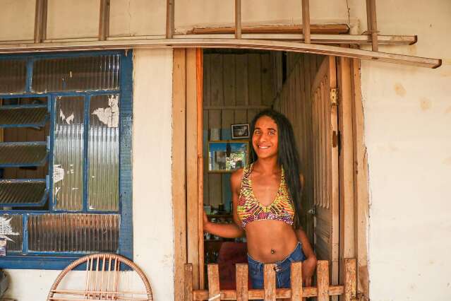 Não vou pagar pela rua, diz travesti que fez recado à cafetina virar remix - Campo Grande News