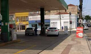 Posto na Avenida Calógeras, esquina com a Rua Maracaju (Foto: Gabriel de Matos)