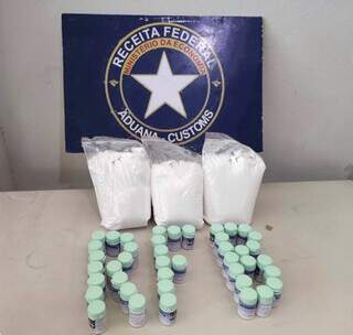 Coca&iacute;na que saiu de MS em frascos de rem&eacute;dios &eacute; interceptada nos Correios