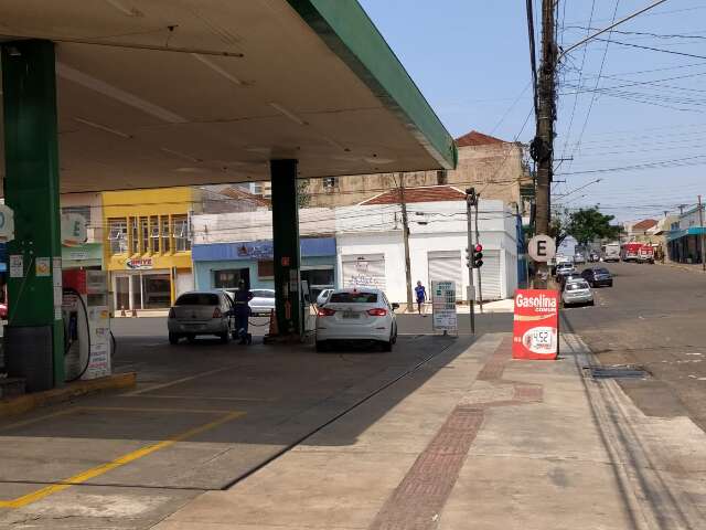 Litro da gasolina &eacute; encontrado a R$ 4,52 na Capital