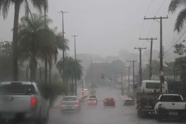 Em MS, 37 munic&iacute;pios est&atilde;o sob alerta de tempestade com ventos de at&eacute; 60 km/h