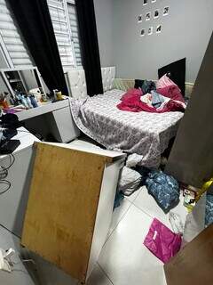 Casa &eacute; furtada no Bairro Jardim Tijuca e suspeitos levam lhasa apso Buba