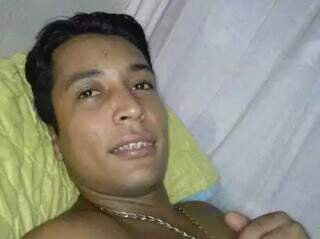 Rodrigo tinha 30 anos e foi morto com 3 tiros (Foto: Direto das Ruas)