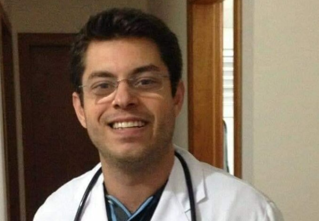 M&eacute;dico que foi agredido em restaurante morre ap&oacute;s 8 meses em coma