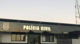 Taxista &eacute; rendido por trio, esfaqueado e abandonado em rodovia
