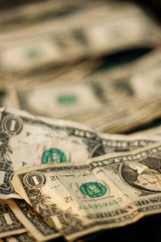 D&oacute;lar cai para R$ 5,19 em dia de feriado nos Estados Unidos