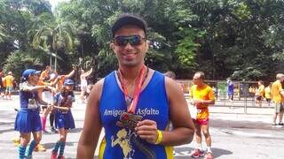 Correr na São Silvestre se tornou uma tradição para celebrar a vida. (Foto: Arquivo pessoal)