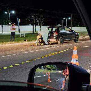 Moto e carro envolvidos em acidente com vítima fatal (Foto: Direto das Ruas)