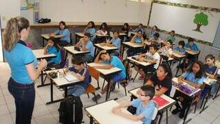 Professora da Rede Municipal de Ensino de Campo Grande em sala de aula (Foto: Divulgação)