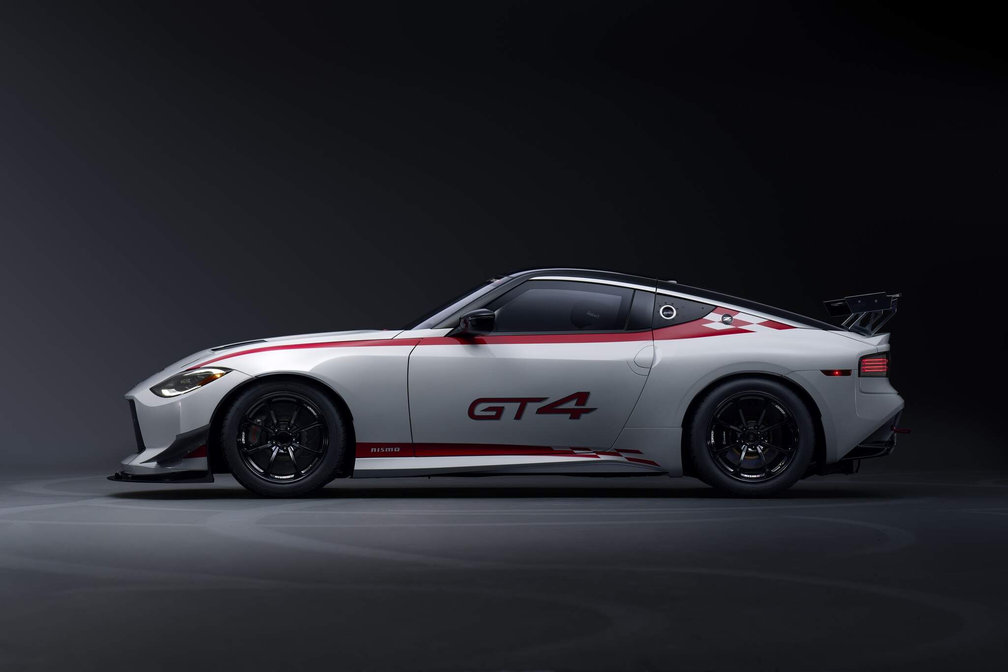 Nissan revela o Nissan Z GT4 preparado para pistas Veículos Campo