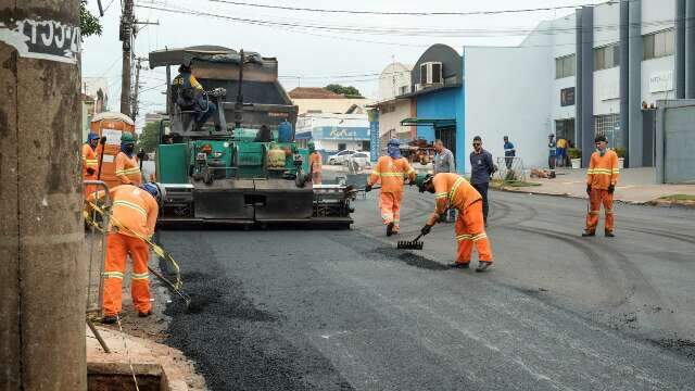 Recapeamento da &quot;13&quot; deve ser conclu&iacute;do at&eacute; segunda-feira