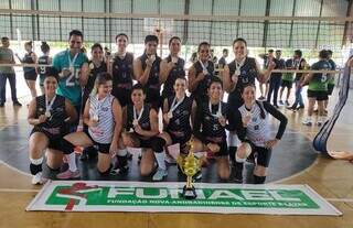 Equoipe de Nova Andradina, campeã na categoria feminino (Foto: Divulgação)