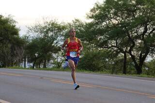 O recordista Antônio Maranhão participando da Bonito 21K em 2020 (Foto: Valter Patrial)