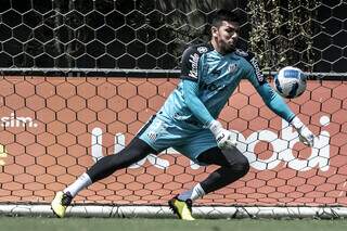 Sul-mato-grossense João Paulo em treino com bola no Peixe (Foto: Divulgação)