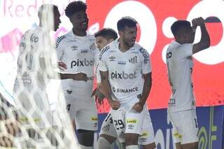 Comemoração dos jogadores do Santos durante a partida. (Foto: Santos/FC)