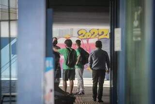 Estudantes na Escola Estadual Joaquim Murtinho, em Campo Grande. (Foto: Marcos Maluf)