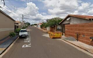 Morador &eacute; amarrado na cama por dupla, que leva R$ 250 mil em joias e dinheiro
