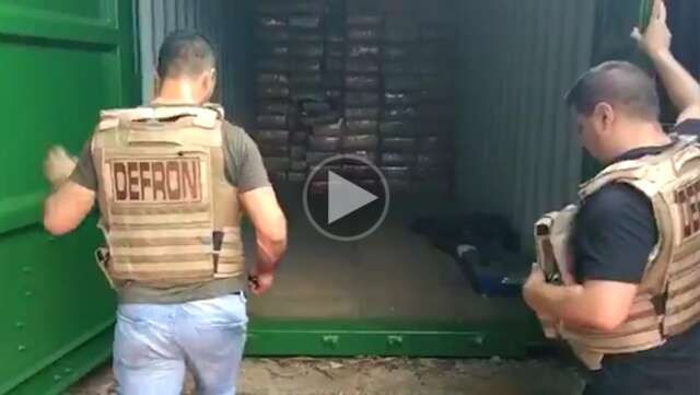 Maconha encontrada em bunker de policial da reserva pesou 9.920 quilos