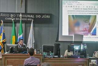 "4 latinhas por R$ 40?": réu justifica homicídio após briga por cerveja "4 latinhas por R$ 40?": réu justifica homicídio após briga por cerveja