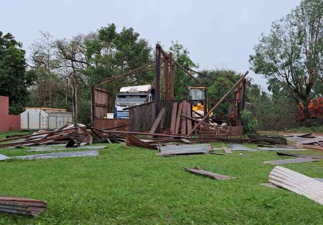 Temporal destr&oacute;i casas e deixa 1 mil desabrigados na fronteira