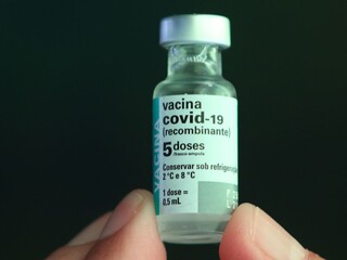 Vacina contra a produzida pela Fiocruz (Foto: Fabio Rodrigues-Pozzebom/ Agencia Brasil)