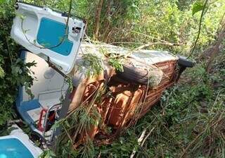 Ambulância de Aral Moreira ficou destruída em acidente. (Foto: Ponte de Notícias)