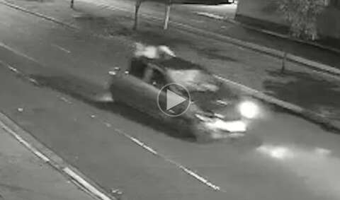 Vídeo mostra amigo em teto de carro que matou Michelli atropelada