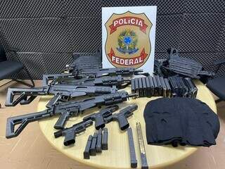 Preso com arsenal &eacute; denunciado &agrave; Justi&ccedil;a por transporte de armas restritas