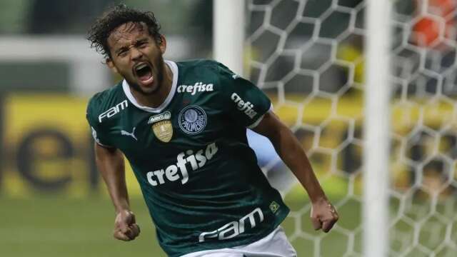 Palmeiras vence Ava&iacute; por 3 a 0 e amplia vantagem para 11 pontos