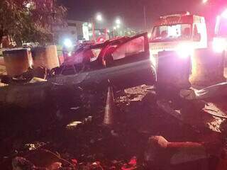 Motorista morre ao colidir carro em tubula&ccedil;&otilde;es de concreto no S&atilde;o Conrado 
