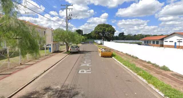 Duas pessoas s&atilde;o mortas a tiros em frente ao Residencial Homex