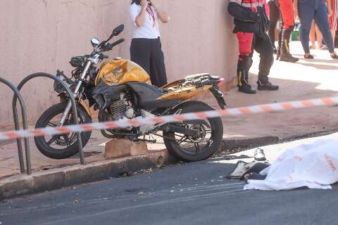Motociclista morre em acidente com caminhonete na Antônio Maria Coelho 