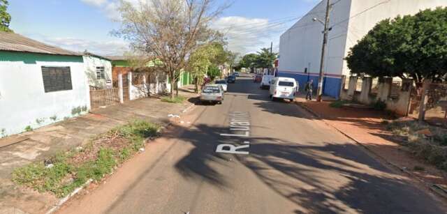 Idoso &eacute; esfaqueado e quase tem m&atilde;o arrancada