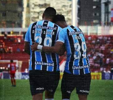 No Estádio dos Aflitos, Grêmio vence Náutico e confirma acesso à Sèrie A