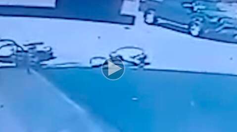 Video mostra acidente fatal entre caminhonete e moto na Antônio Maria Coelho